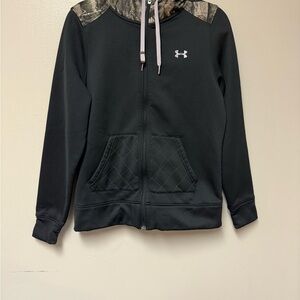 Under Armour Camo and Black zip up hoodie. Size Small. EUC!